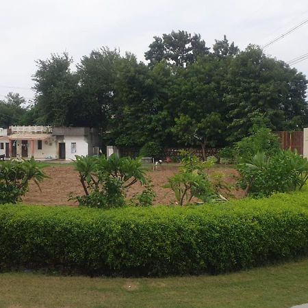 Hotel Maharaja Farms Gurgaon Exterior foto